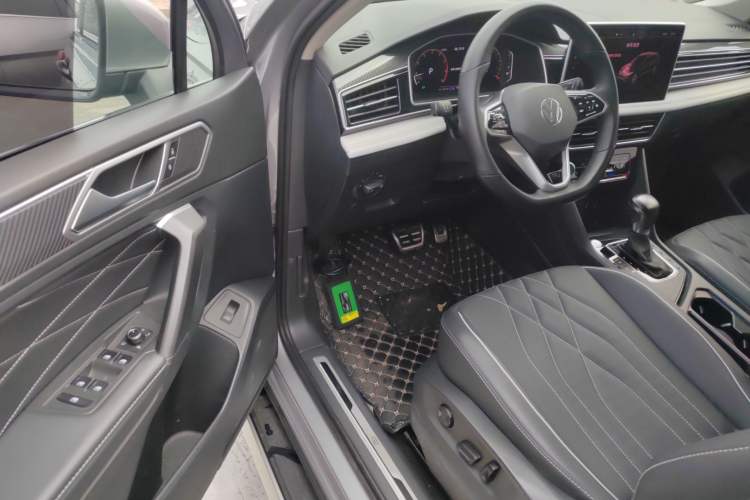 Used Volkswagen Tiguan L 2022 330TSI Automatic Two-Wheel Drive R-Line Enhanced Edition
