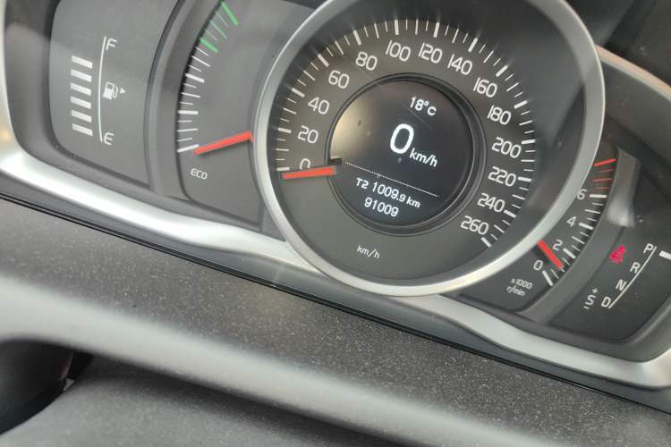 Used Volvo XC60 2015 T5 Smart Upgrade Model
