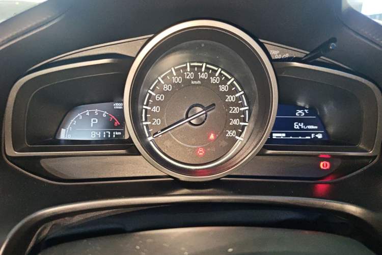 Used Mazda 3 Axela 2017 Sedan 1.5L Automatic Comfort Model China VI Standard Instrument Cluster