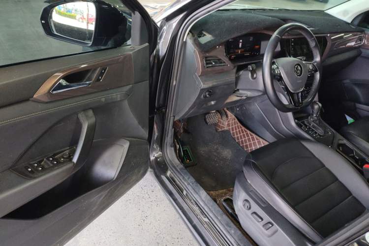 Used Volkswagen Tharu 2022 280TSI Two-Wheel-Drive Luxury Edition
