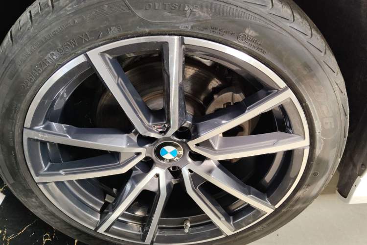 Used BMW 3 Series 2024 320Li M Sport Package Left Front Wheel Hub