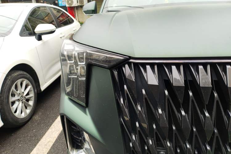 Used GAC Trumpchi GS8 2022 Dual-Engine Series 2.0TM Two-Wheel Drive Prestige Edition (7 Seats) Right Front Headlight