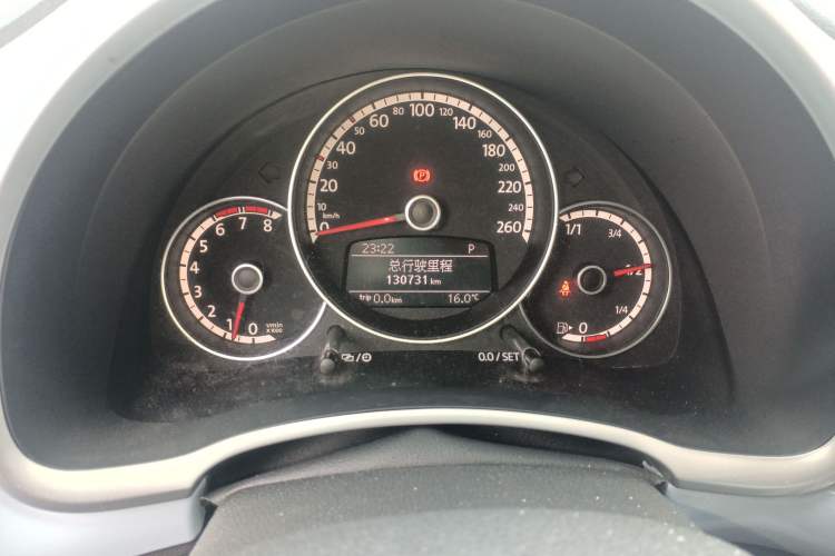 Used Volkswagen Beetle 2013 1.2TSI Comfort Model Odometer Close Up