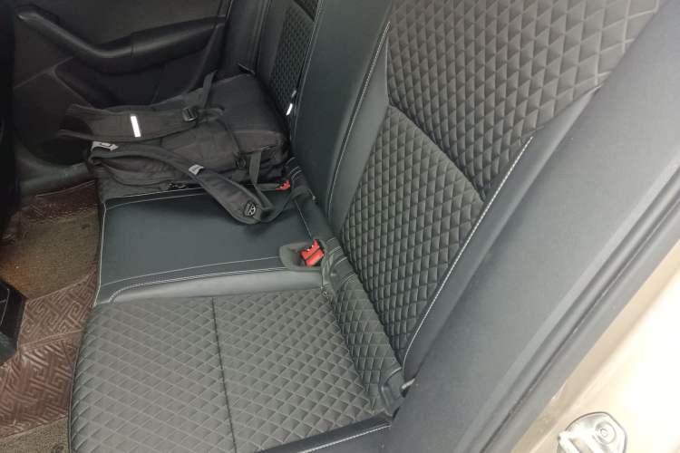 Used Skoda Octavia 2019 1.5L Automatic Smart Drive Luxury Edition China VI Standard Left Rear Seat