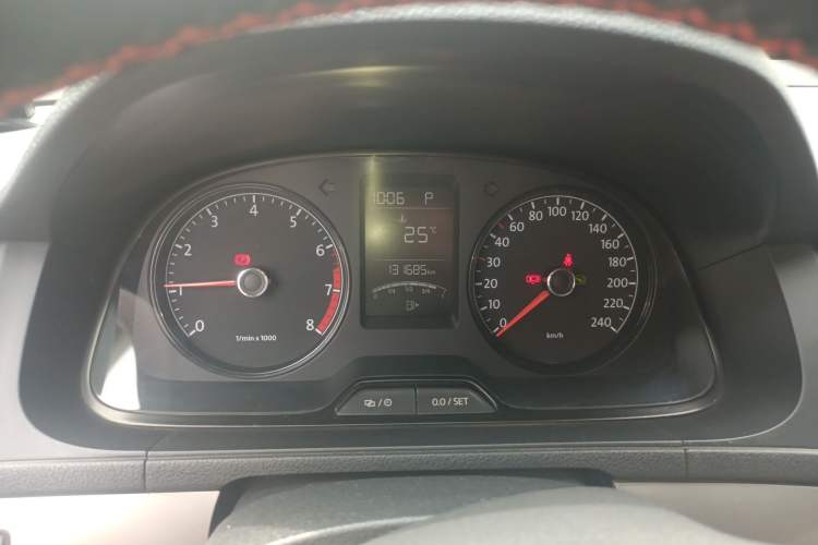 Used Volkswagen Lavida 2013 Revised Classic 1.6L Automatic Fashion Edition