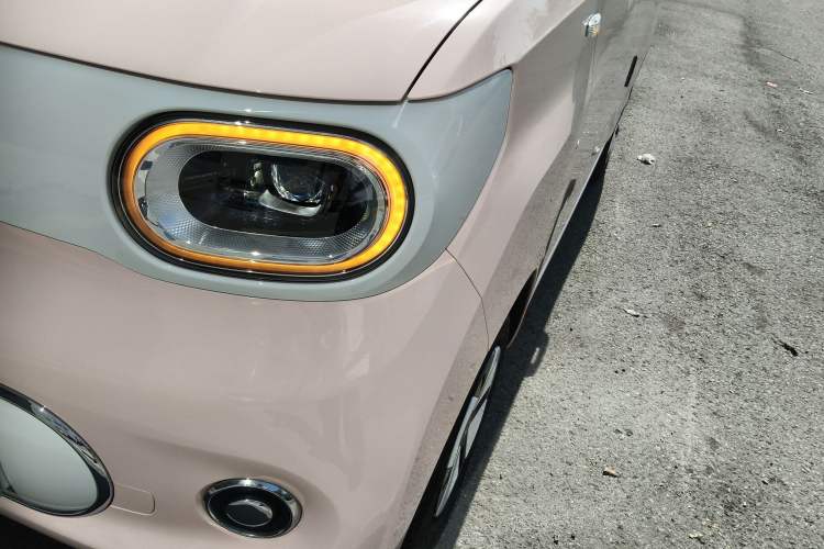 Used Wuling Hongguang MINIEV 2024 3rd Generation 215km Advanced Version Left Front Headlight