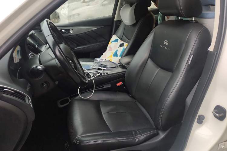 Used Infiniti Q50 2014 2.0T Luxury Edition
