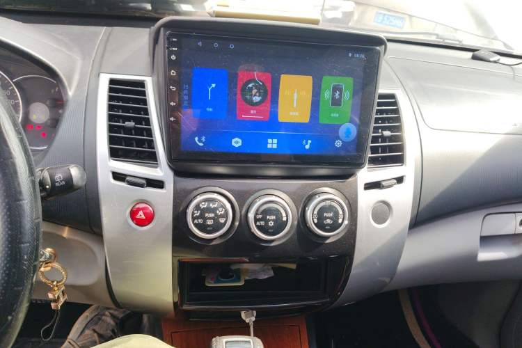 Used Mitsubishi Pajero Sport 2011 3.0L Luxury Navigation Edition Audio And AC Panel