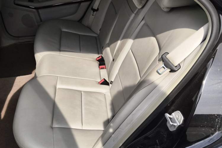 Used Mercedes-Benz E-Class 2013 E 260 L CGI Elegant Model
