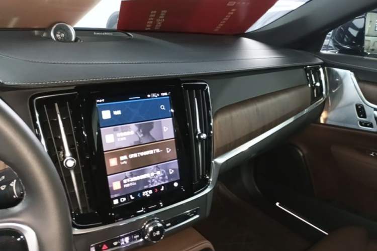 Used Volvo S90 New Energy 2025 Plug-in Hybrid Four-Wheel Drive Long-Range Luxury Smart Edition
