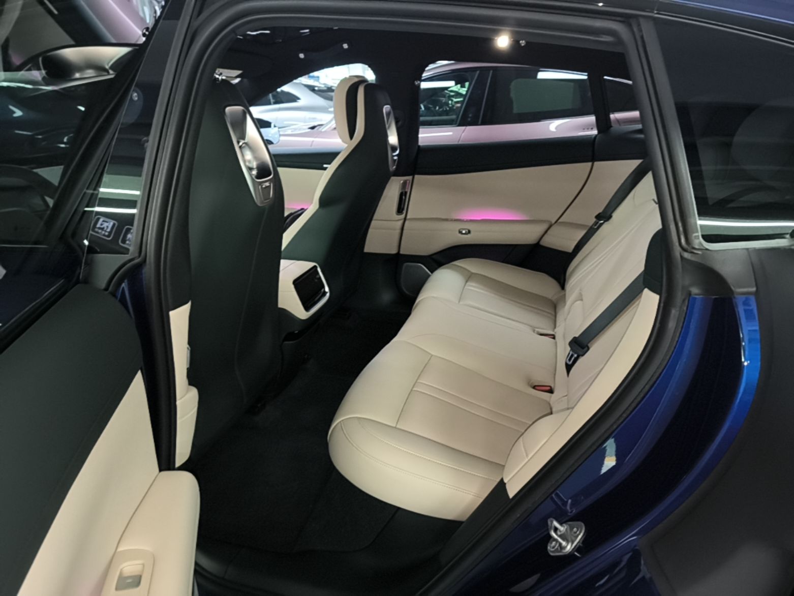 Xiaomi Auto YU7 2025 Ultra-Long Range Rear-Wheel Drive Version — снимка 20