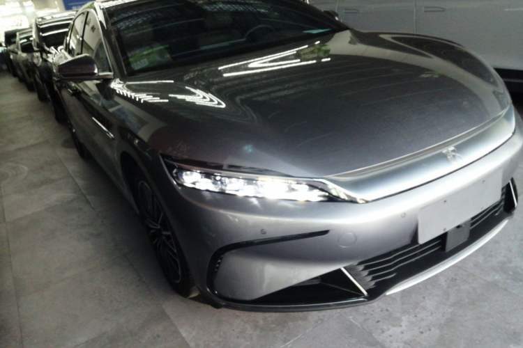 Used BYD Han 2024 EV Glory Edition 506KM Front-Wheel-Drive Premium Model
