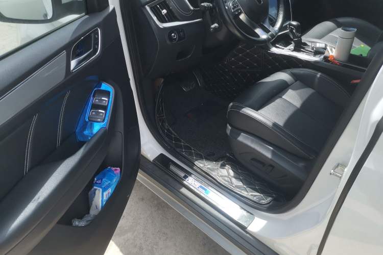 Used Roewe RX5 2017 20T Two-Wheel Drive Automatic Internet Elite Edition