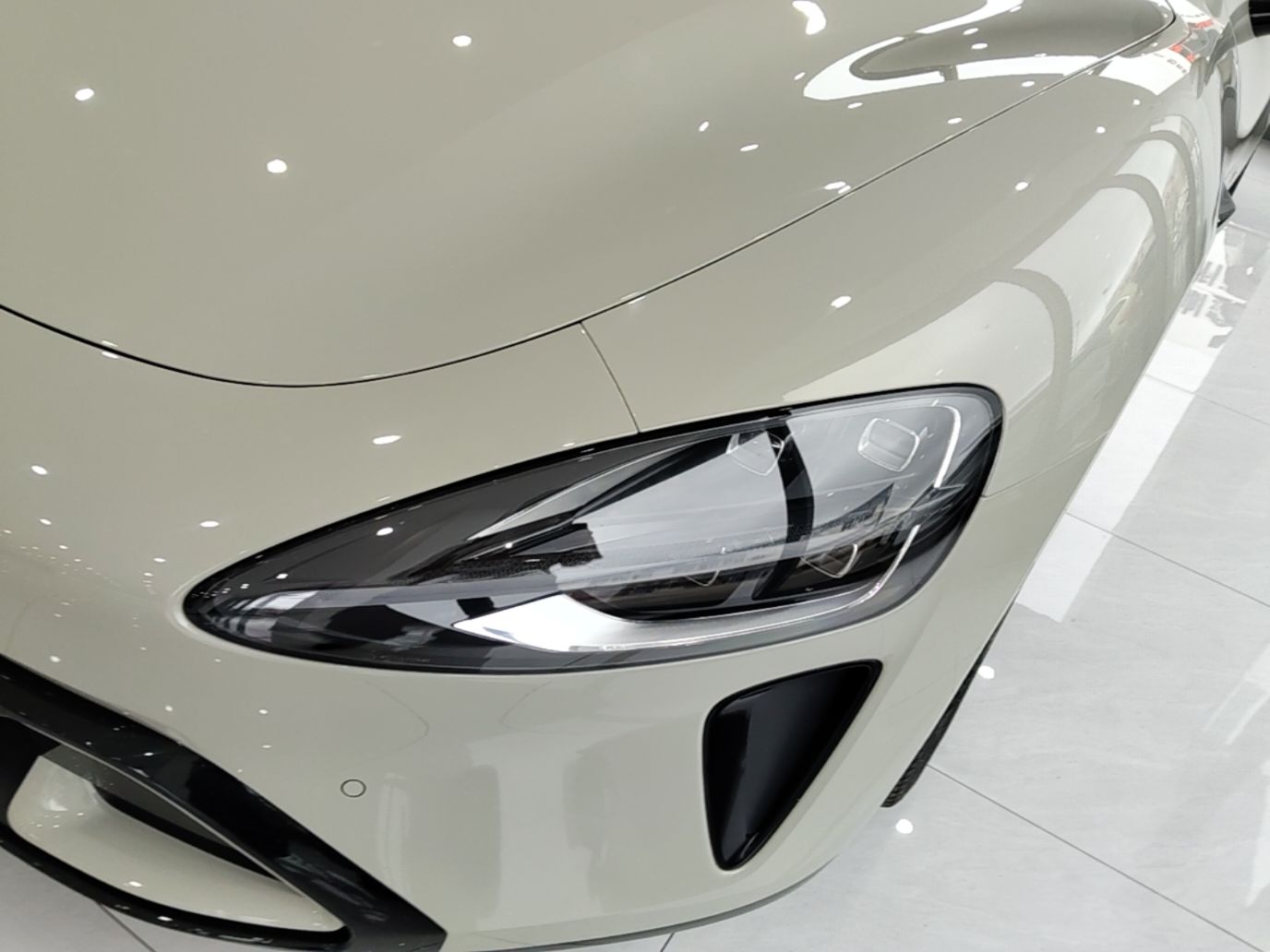 Xiaomi Auto SU7 2024 Rear-Drive Ultra-Long Range Advanced Pro-Level Intelligent Driving Version — снимка 8