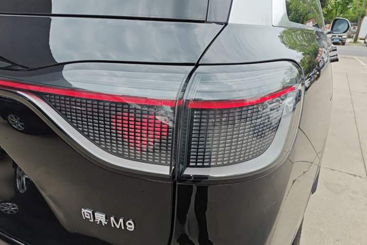 Used Hima AITO M9 2024 Range-Extended Ultra Version 42 kWh 6-Seater Model Exterior 3