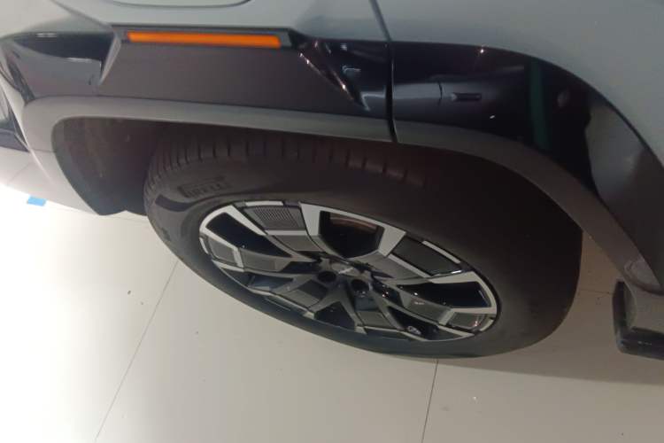 Used Formula Leopard 8 2025 Smart & Brave Flagship Edition 7 Seats
