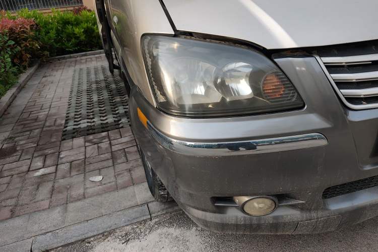 Used FORTHING Lingzhi 2014 M3 1.6L 7-Seater Comfort Model Right Front Headlight