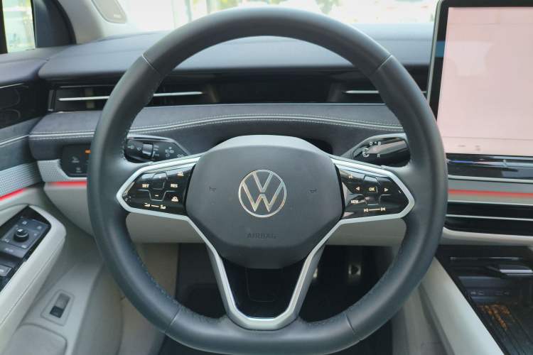 Used Volkswagen ID.7 VIZZION 2024 First Edition Steering Wheel