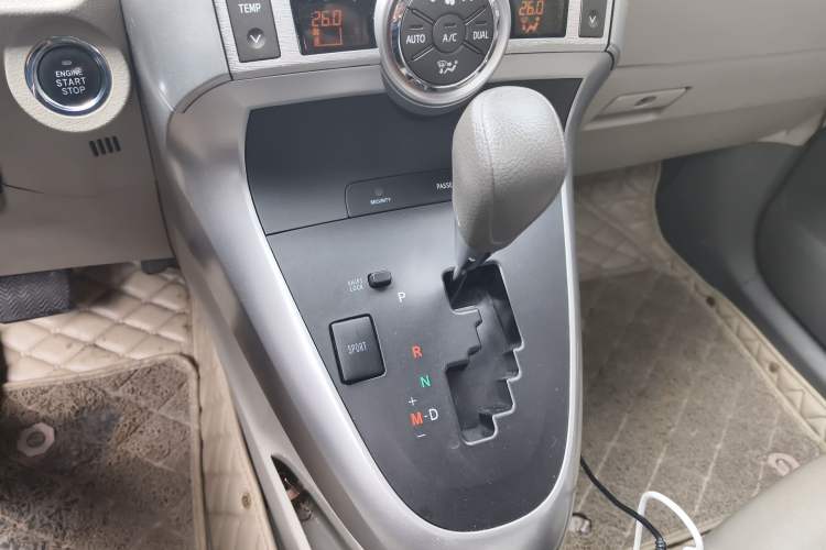 Used Toyota Verso 2014 Starlight 180G CVT Luxury Edition Gear Lever