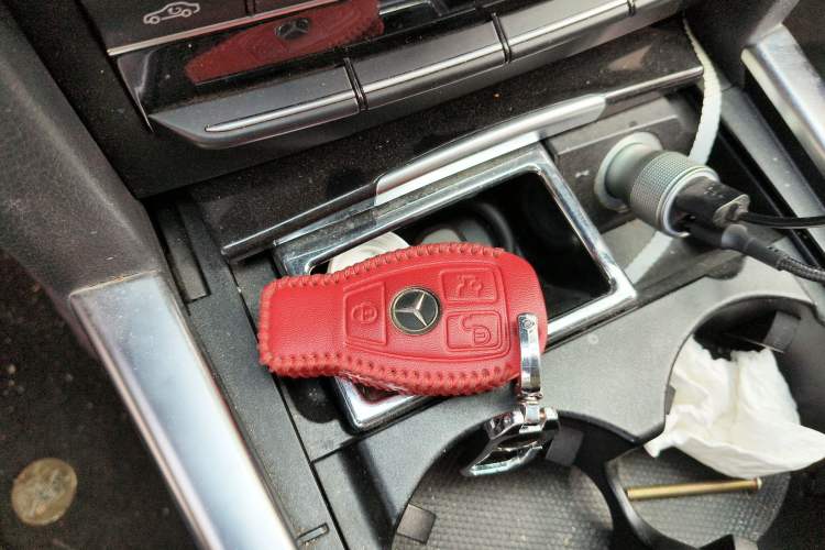 Used Mercedes-Benz E-Class 2015 Facelift E 200 L Sport Edition Vehicle Key