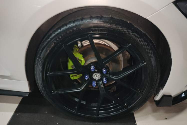 Used BMW 3 Series 2021 Facelifted 320Li M Sport Package Right Front Wheel Hub