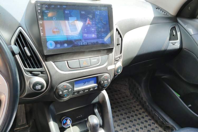 Used Hyundai ix35 2013 2.0L Automatic Two-Wheel Drive Smart GLS China IV Standard