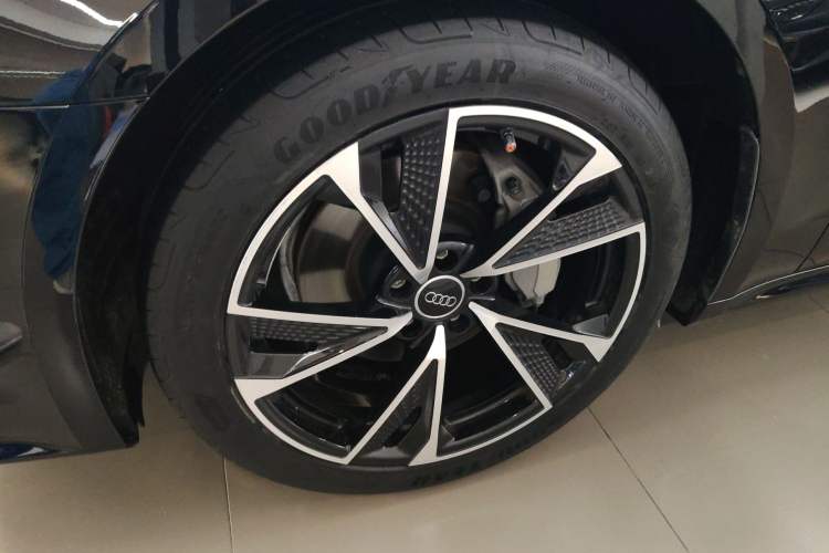 Used Audi A7L 2024 45TFSI S-line Dream-Building Edition Flow Crystal Package
