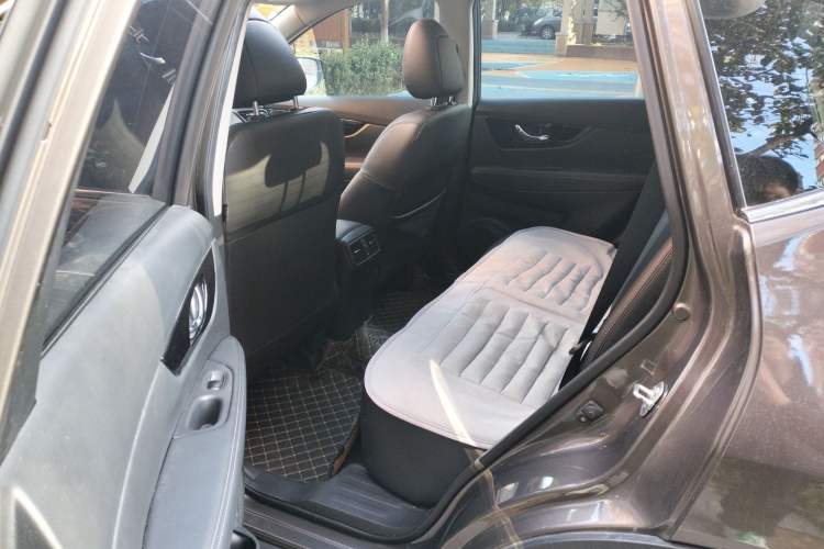 Used Nissan X-Trail 2023 Classic 2.0L Two-Wheel Drive Smart Connect Premium Edition
