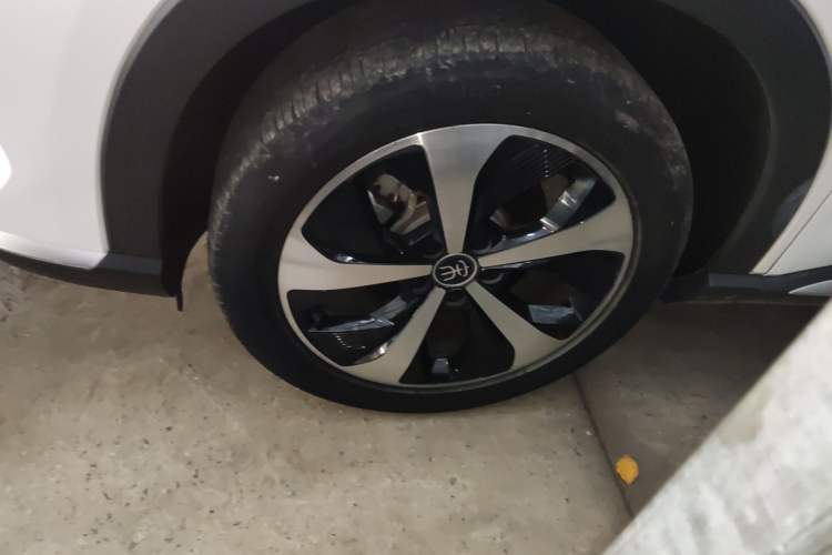 Used BYD Song PLUS New Energy 2021 DM-i 51KM Prestige Model Left Front Wheel Hub