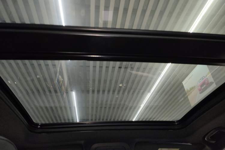 Used Cadillac XT4 2018 28T Two-Wheel Drive Leading Version Headliner