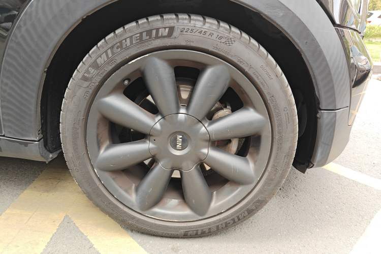 Used MINI Paceman 2013 1.6L COOPER Right Front Wheel Hub