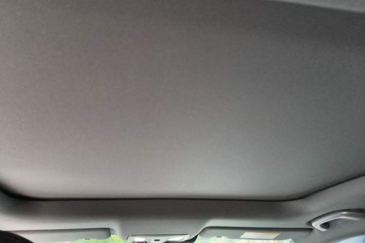 Used Changan UNI-V iDD 2023 ZhiDian iDD 1.5T 113km Smart & Fun Version
