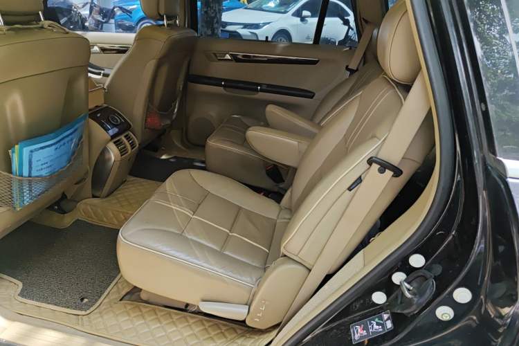 Used Mercedes-Benz R-Class 2010 R 350 L 4MATIC Left Rear Seat