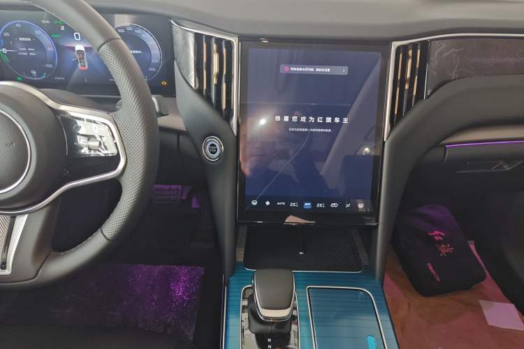 Used Hongqi HS7 PHEV 2024 2.0T PHEV Four-Wheel Drive Flagship Edition 7 Seats
