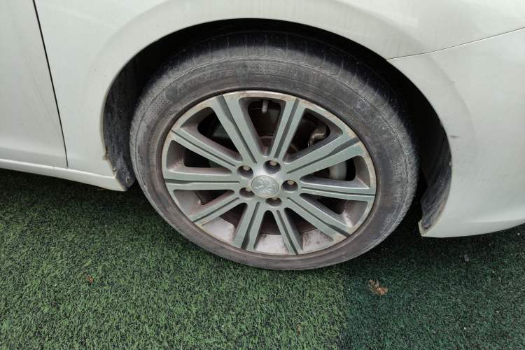 Used Peugeot 408 2018 Revised 350THP Automatic Luxury Edition Right Front Wheel Hub