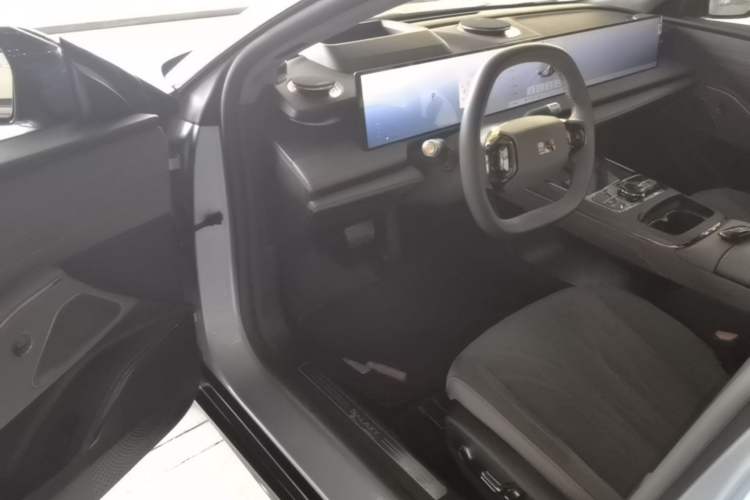 Used Geely Galaxy E8 2025 620 km All-Wheel Drive Starship LiDAR-Enabled Intelligent Driving Version Driver Seat