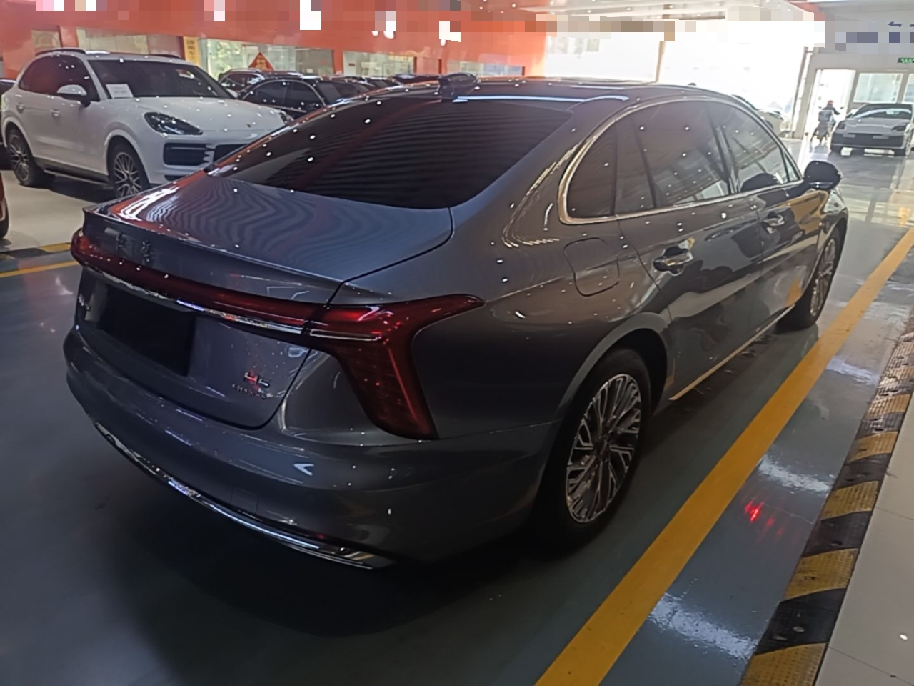 Hongqi H5 2023 2.0T Automatic Smart Connect Flagship Edition - Chinese Trim Ling — снимка 6
