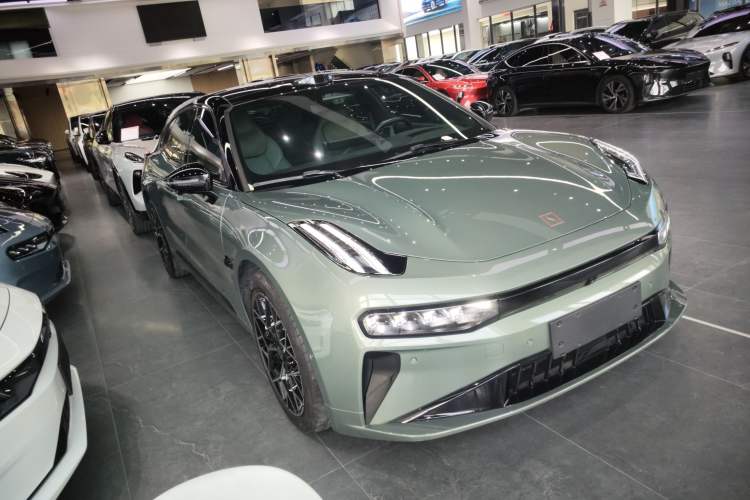 Used Zeekr 001 2024 WE Edition 95 kWh All-Wheel Drive Front Right 45 Deg