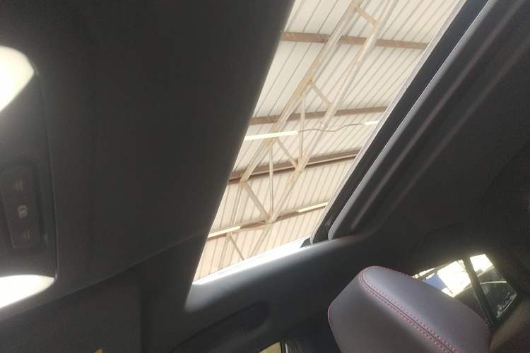 Used Dongfeng Aeolus Yixuan 2021 230T Automatic Zuiying Knight Edition Headliner