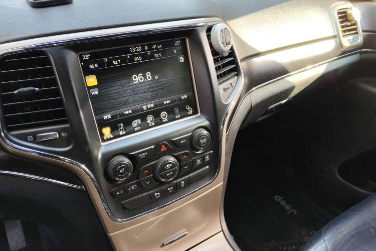 Used Jeep Grand Cherokee 2014 3.0L Comfort Navigation Edition