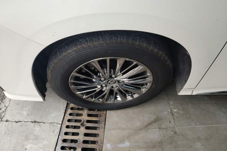 Used Toyota Alphard 2021 Dual-Motor 2.5L Premium Edition Left Front Wheel Hub