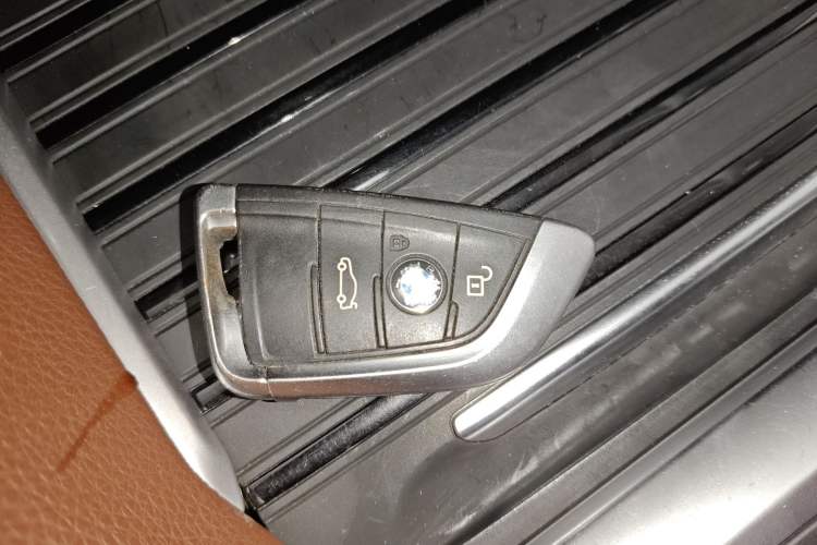 Used BMW X6 2015 xDrive28i
