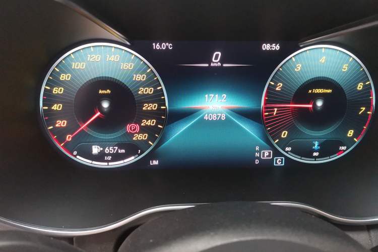 Used Mercedes-Benz C-Class 2020 Restyled C 200 L Fashion Edition Sport Version Odometer Close Up