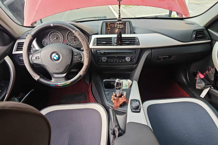 Used BMW 3 Series 2014 320Li Fashion Model
