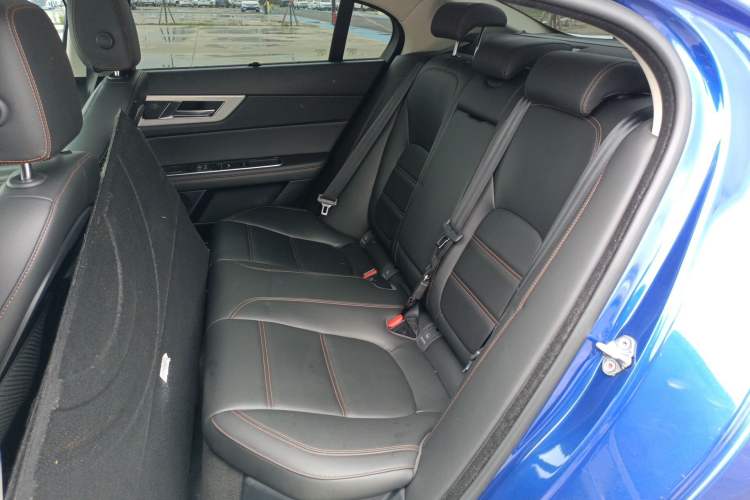 Used Jaguar XEL 2018 2.0T 200 PS Premium Edition Left Rear Seat
