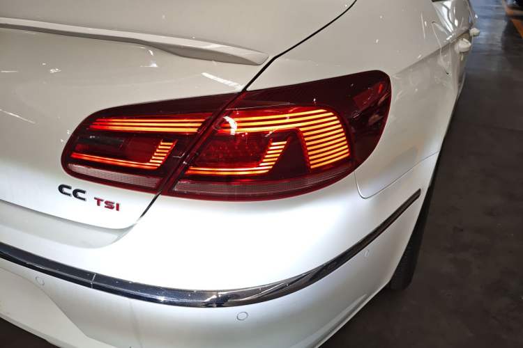 Used Volkswagen FAW-Volkswagen CC 2013 2.0 TSI Luxury Model
