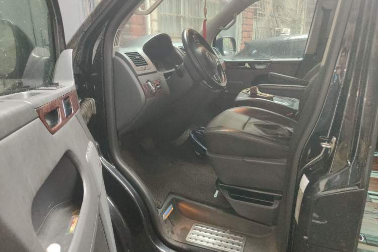 Used Volkswagen Multivan 2012 2.0 TSI Two-Wheel-Drive Luxury Edition