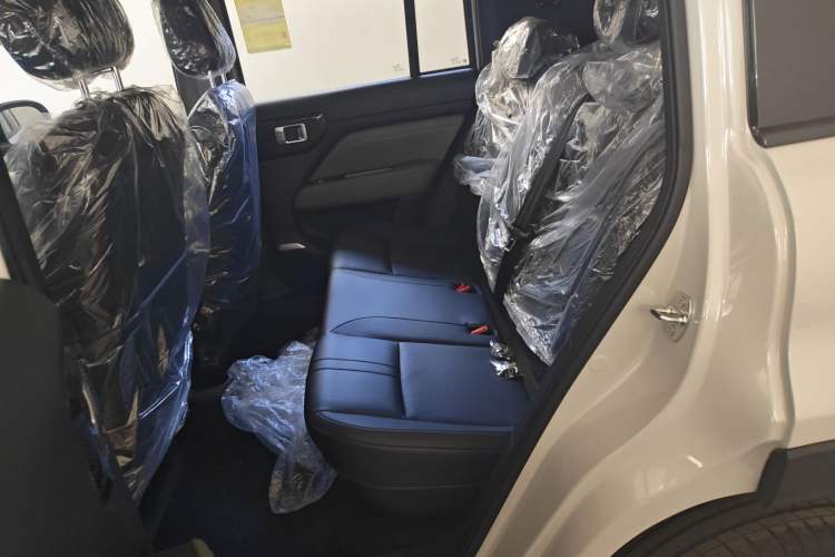 Used Baojun Spark EUV 2026 301km Flagship Edition Left Rear Seat