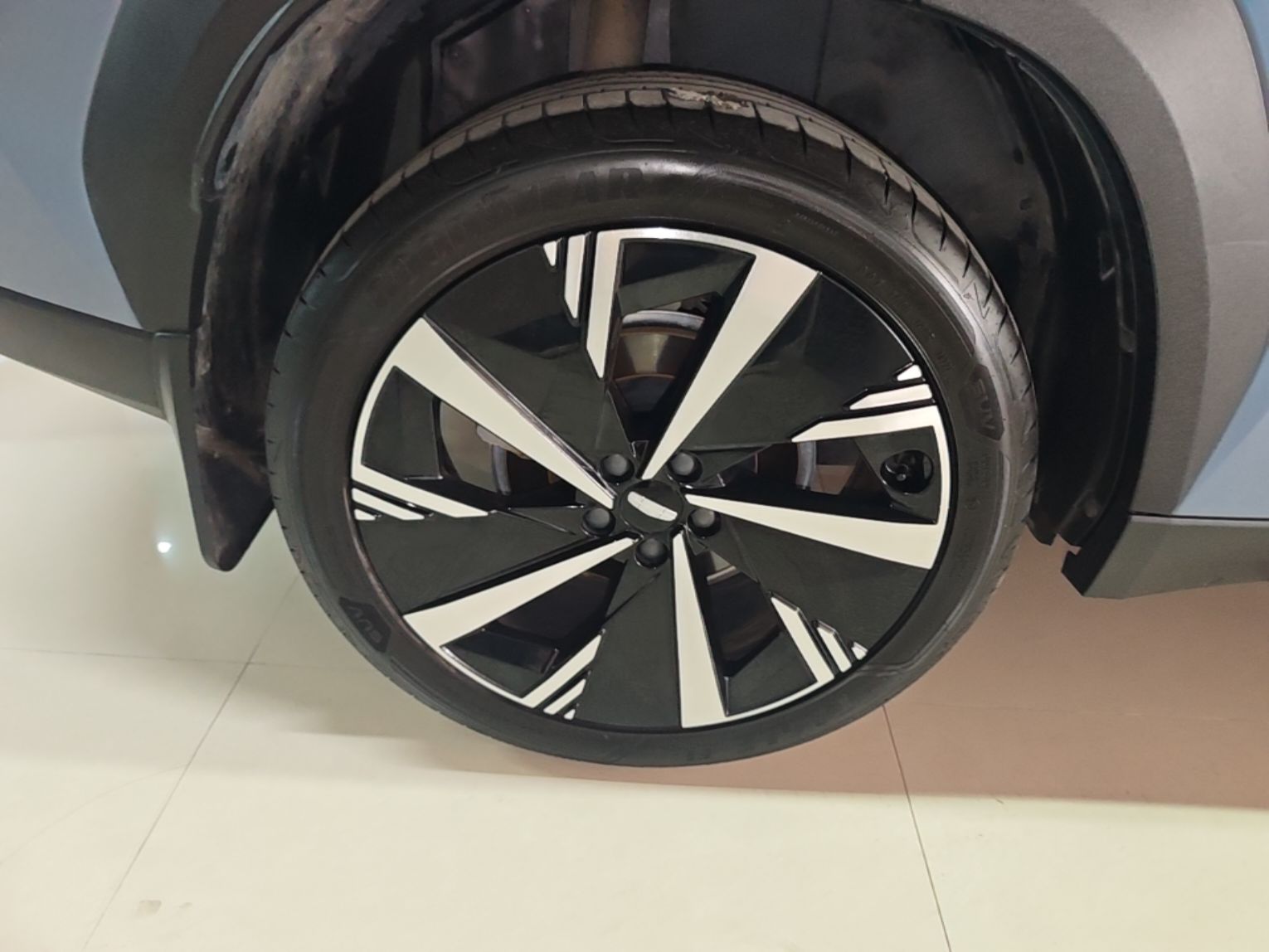 Geely Auto FX11 2023 2.0TD DCT Prestige Edition — снимка 11