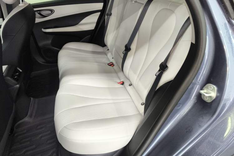 Used BYD Seal 05 DM-i 2025 DM-i Intelligent Drive 120KM Flagship Model Left Rear Seat